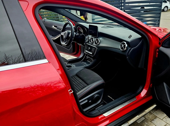 Mercedes-Benz GLA cena 103000 przebieg: 63904, rok produkcji 2019 z Warszawa małe 92